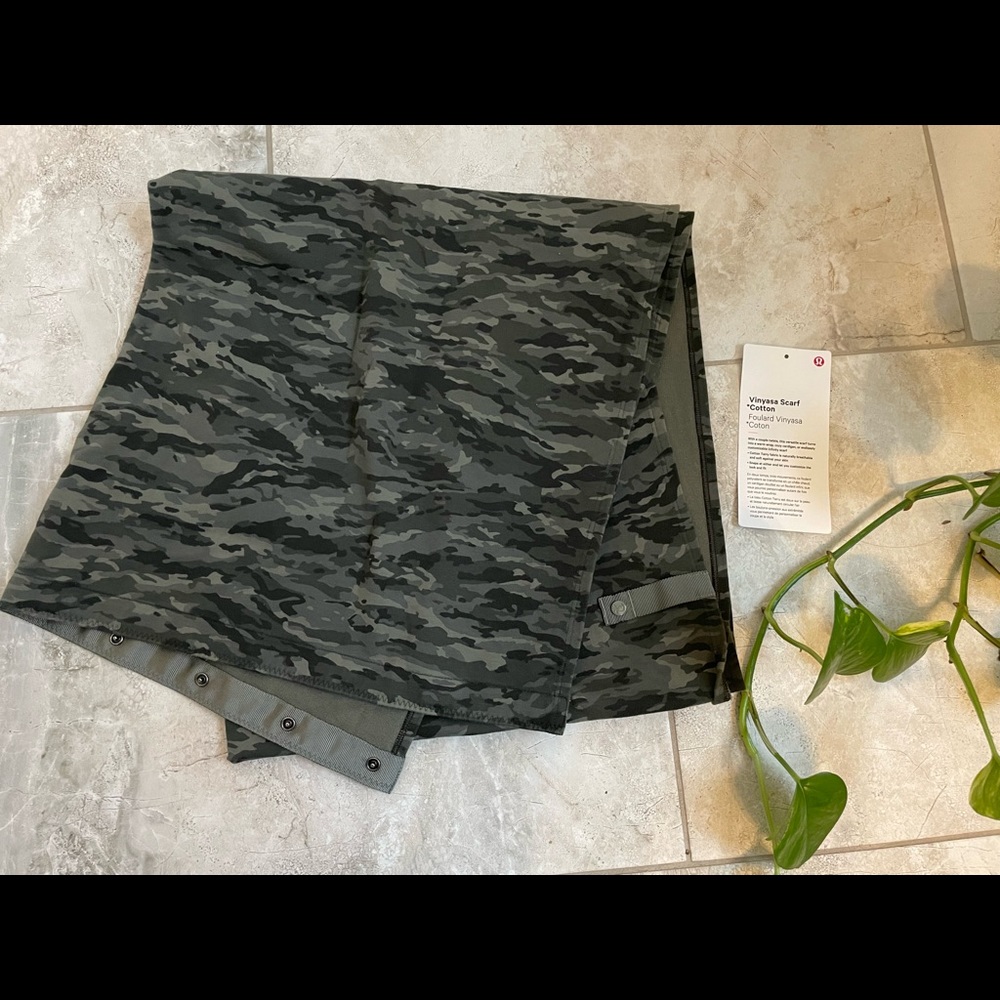 LULULEMON VINYASA SCARF